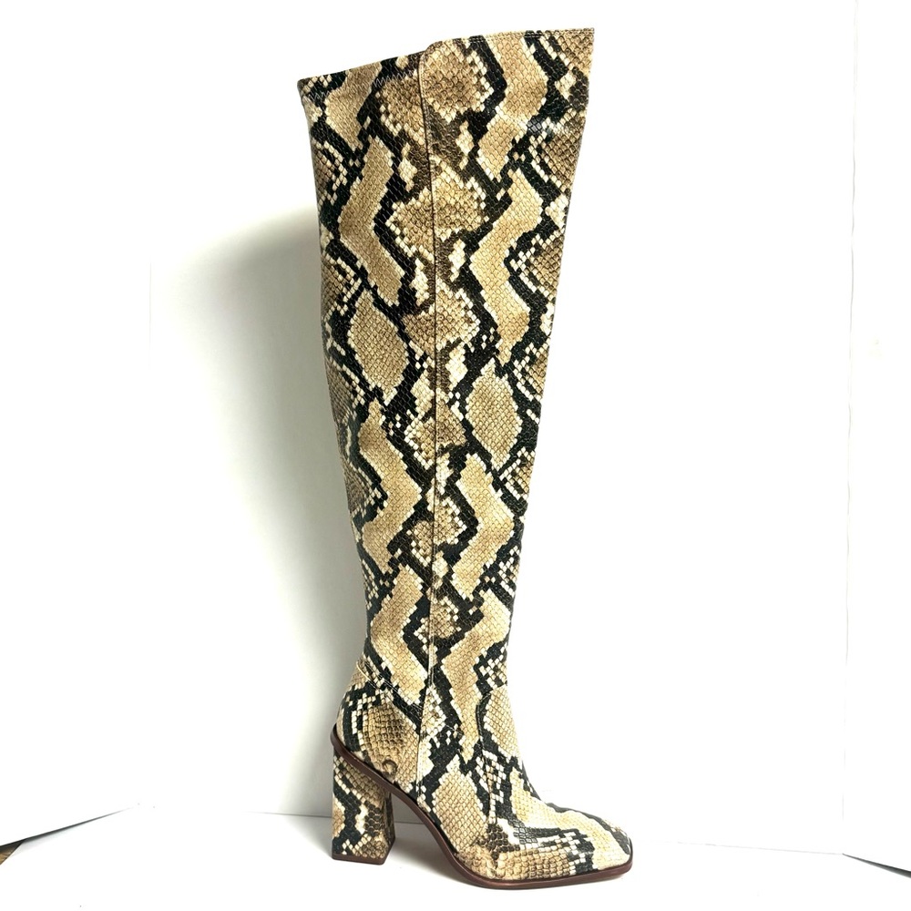 Vince Camuto Womens Dreven Over The Knee Boot Shortbread Size 9 M